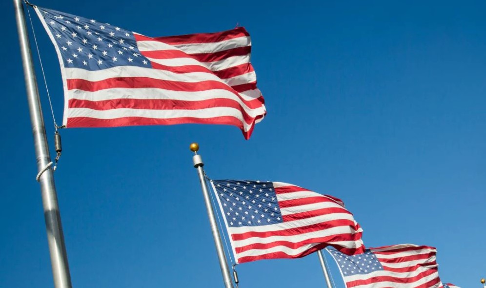 Fixed vs. Telescoping Flagpoles What’s the Difference