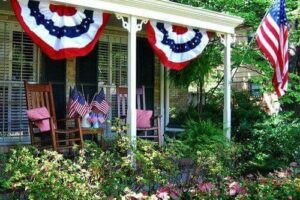 Patriotic Outdoor Decor: Incorporate the American Flag in Your Fourth of July Decorations